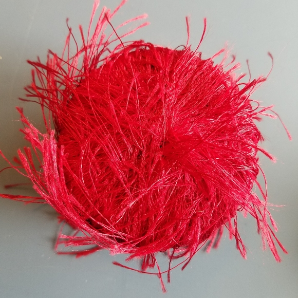 2 balls of Flutter eyelash yarn - Picture 2 of 5